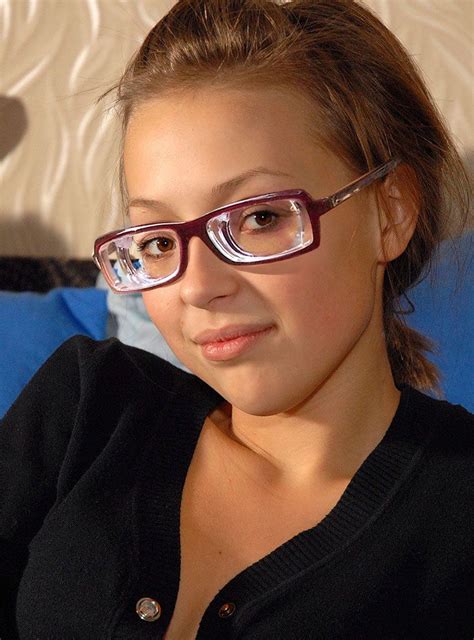 N172 By Avtaar222 On Deviantart Girls With Glasses Beauty Girl Geek Glasses