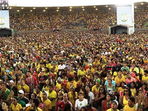g1 fan fest em cuiabá reúne 45 mil torcedores em jogo do brasil notícias em mato grosso