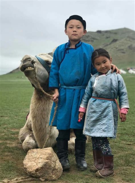 Pin By Annika Hirt On Traditional Kids Around The World Mongolia