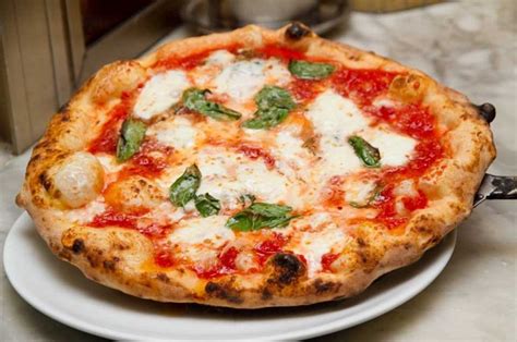 Where To Eat The Best Pizza In Naples Italy Magazine