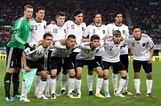 File:Deutsche Fußballnationalmannschaft 2011-06-03 (01).jpg - Wikimedia ...