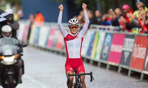 Lizzie Armitstead And Emma Pooley In England One Two At Glasgow 2014 Sport The Guardian