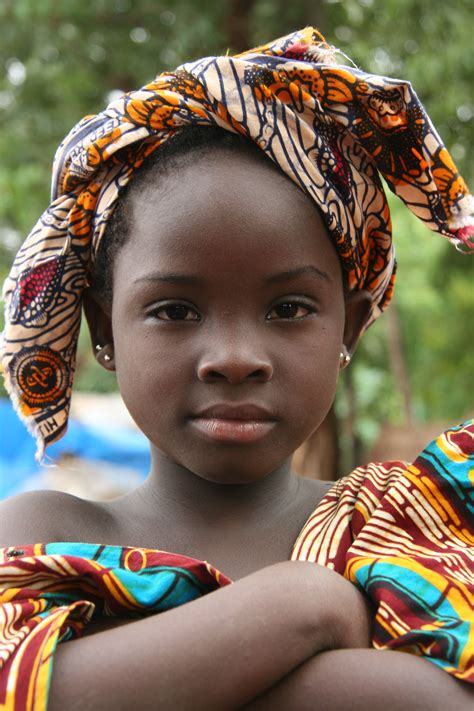 File:Mali - Bozo girl in Bamako.jpg - Wikipedia