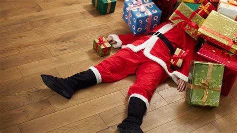Hilarious Photos Of Christmas Accidents Plus Some Real Examples In