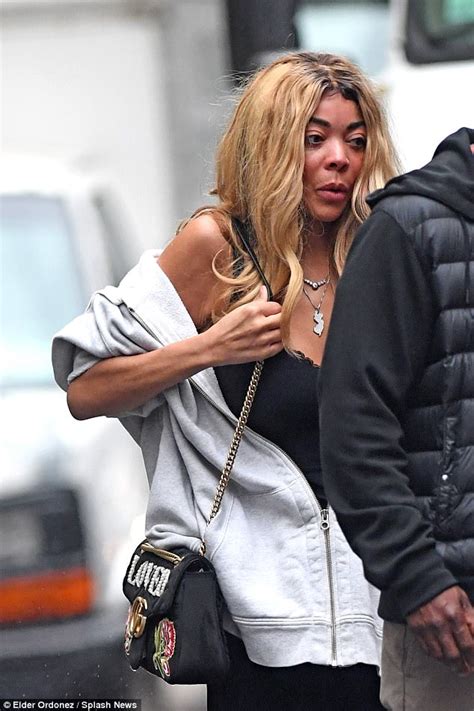 Wendy Williams Makes An Early Start After Fainting Episode Daily Mail