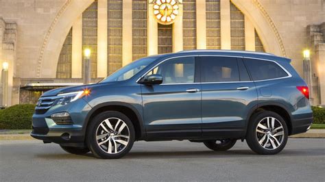 2020 Honda Pilot Review Prices And Lease Deals 299month