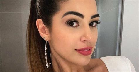 Ex Bbb Vivian Amorim Impressiona Seguidores Com Clique Sexy De Biquíni