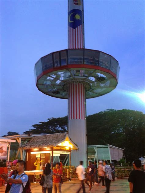 Opened in 2008, the revolving gyro tower takes you 80 m (262 ft) into the air to enjoy a panoramic view of downtown melaka, including sights of all the major landmarks and attractions. Ini Kisahku ~SuKa & Duka~ bersama Insan-Insan tersayang ...