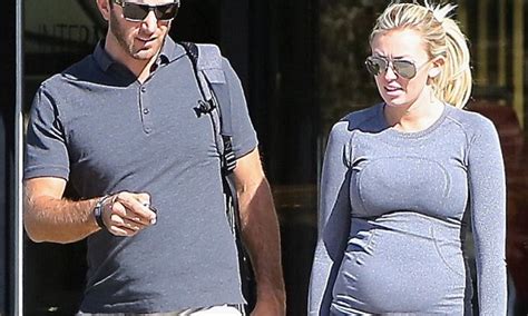 Pregnant Paulina Gretzky Shows Off Her Baby Bump In Hotpants Daily