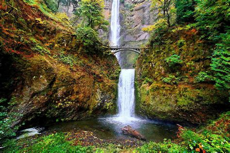 Multnomah Water Falls In Columbia River Gorge Oregon