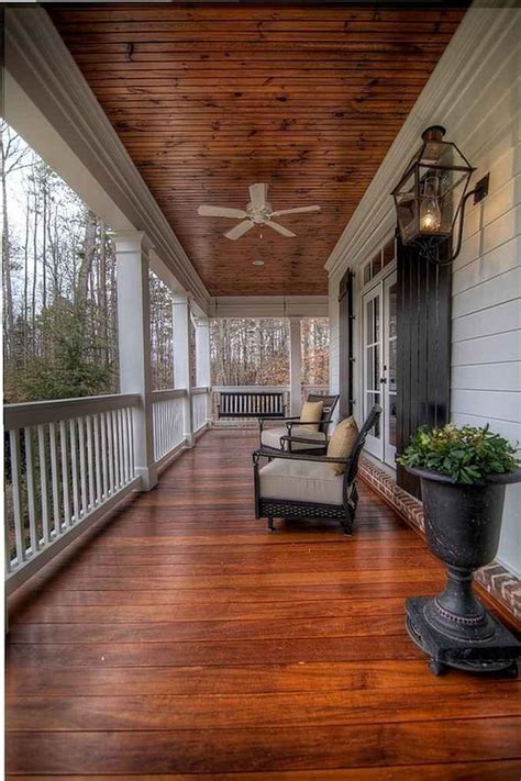29 Beautiful Front Porch Decorating Ideas 22