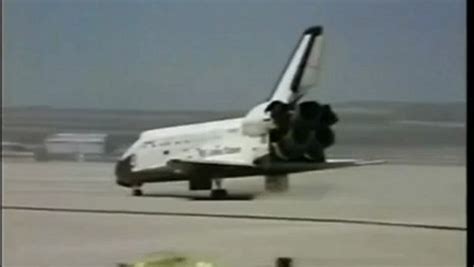 Sts 1 Landing Of Space Shuttle Columbia At Edwards Afb Video