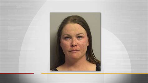 Woman Stabs Boyfriend In Leg, Tulsa Police Say