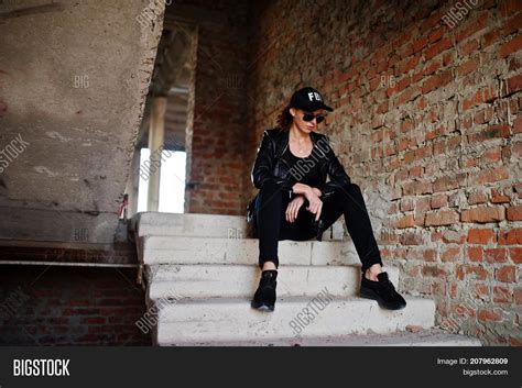 Sexy Fbi Female Agent Image And Photo Free Trial Bigstock