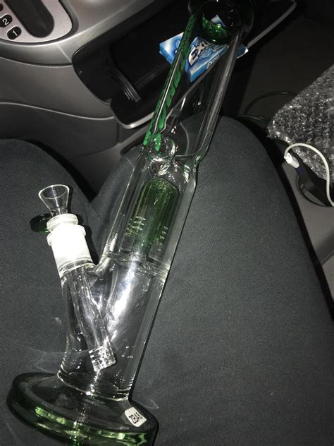 Bought My First Water Bong Do I Fill Up The Bottom Part Only Rbongs