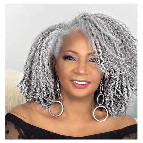 4 Brilliant Makeup Tips For Women With Gray Hair Glamour Curls On The Go