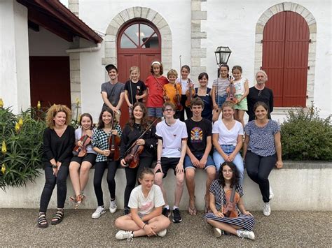 Cambo les Bains des élèves musiciens en tournée pour présenter leur nouveau spectacle