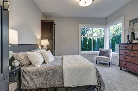 Glass or frosted fixtures can add a dash of radiance to the bedroom, while metal flush mounts offer a. 75 Primary Bedrooms with Flush & Semi-Flush Mount Ceiling ...