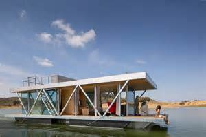 8 Modern Houseboats And Floating Homes That Will Make You Say Goodbye