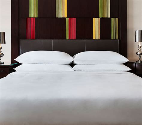 At the peninsula beverly hills, for example, deep as for the mattress, the marriott bed is made with individual pocketed coils for extra support, while the signature bedding set comes complete with. Buy Luxury Hotel Bedding from JW Marriott Hotels ...