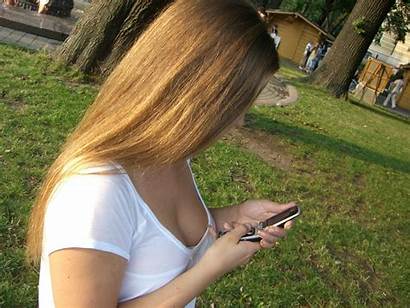 Young Teen Checking 2008 Riga Mobile Abnormally