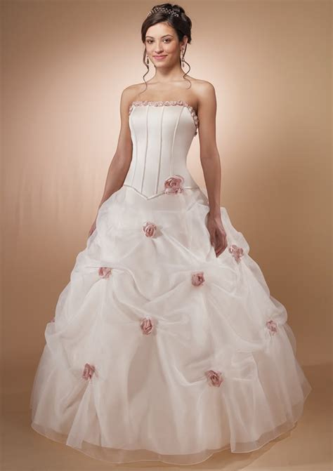 What is the ball gown silhouette? Prepare Wedding Dresses: Sophisticated Ballgown Wedding ...