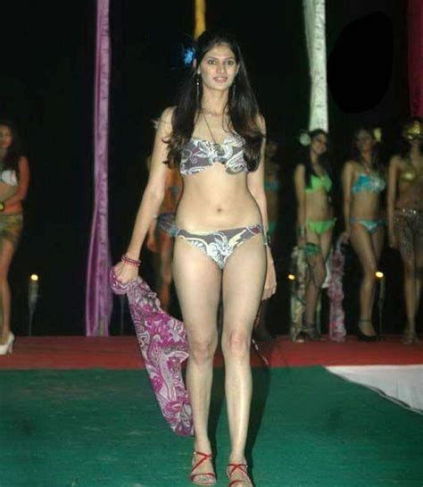 indian princess 2011 bash bikini walk ramp