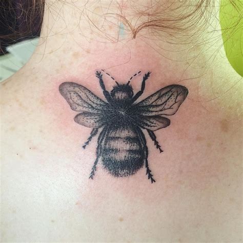 21 Bumble Bee Tattoo Designs Ideas Design Trends