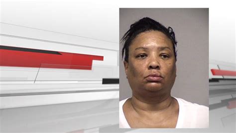 police louisville woman arrested for shoplifting used sister s name wdrb 41 louisville news