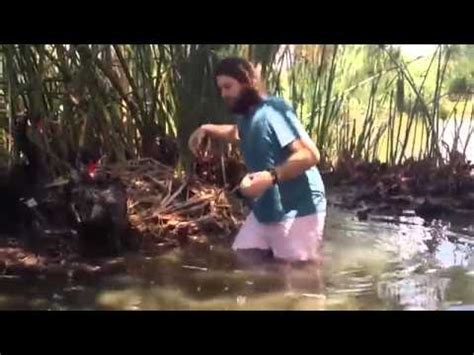 Depois do volta a ver de cristina ferreira, decidi fazer um video sobre os fails/gaffes do canal de noticias com maior audiência de portugal. Compilação só com fails de gente estúpida | .:: ASDCAVIR