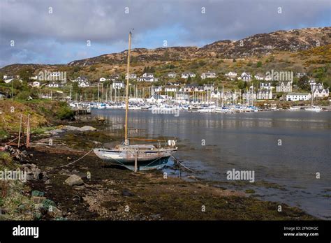 Village Tarbert Loch Fyne Scotland Hi Res Stock Photography And Images