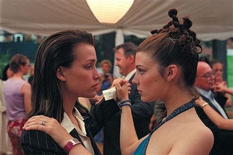 The 8 Best Lesbian Boarding School Movies Afterellen Piper Perabo Películas Románticas
