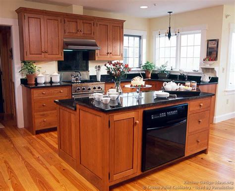 The typical cherry wood textures will still give a sturdy impression to the kitchen even though you don t use its natural colors. Pictures of Kitchens - Traditional - Light Wood Kitchen ...