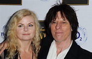 Who is Jeff Beck’s wife Sandra and does he have children?