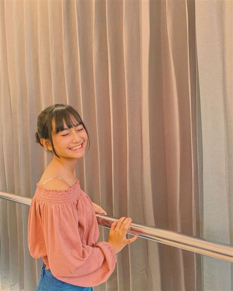 3 Outfit Freya Jkt48 Pakai Off Shoulder Yang Bikin Terlihat Manis Cewekbanget