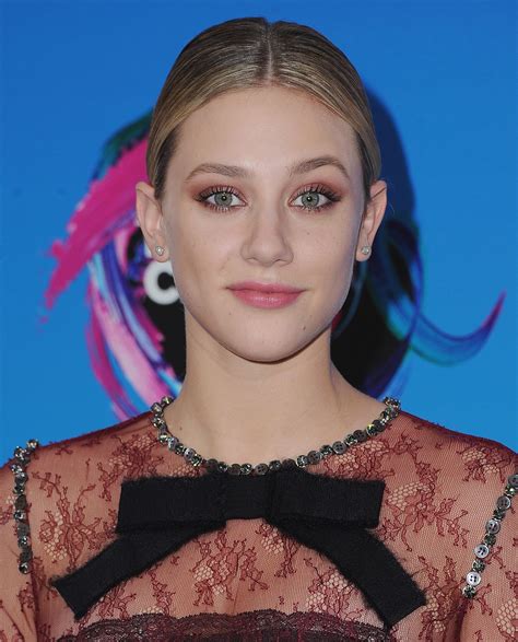 Lili Reinhart Responds To Fans Criticizing Her Eyebrows Teen Vogue