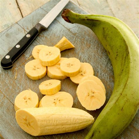 How To Peel Plantains And How To Select Plantains Global Kitchen Travels