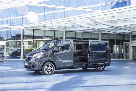 New Renault Trafic Sport Lowest Prices New And Pre Reg At Swiss Vans