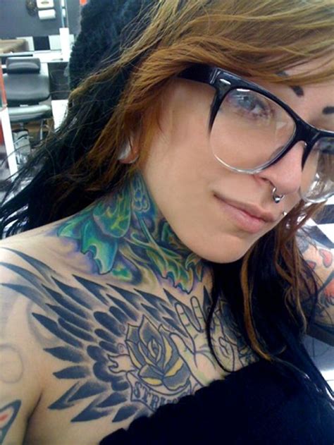 Tattoo Septum Piercing Girl Tattoos Piercings