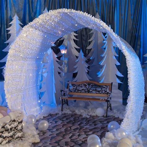 Use Our Lighted White Floral Sheeting Tunnel To Create An Unforgettable Entrance To Your Spe