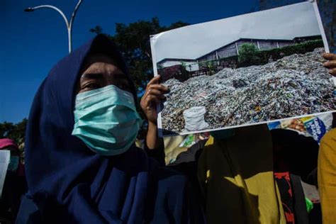 Indonesias Food Chain Turns Toxic As Plastic Waste Exports Flood In