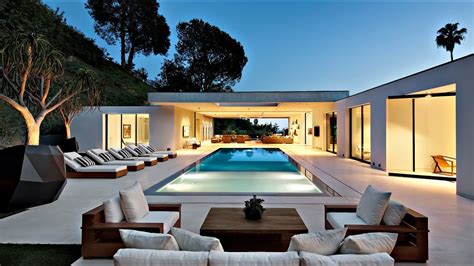 Radiant Stylish Sophisticated Modern Luxury Residence In