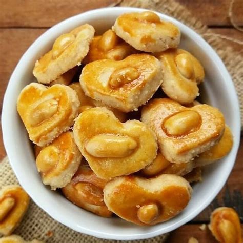 Kue kacang ala kakak kelas xi pcm, kue kacang merupakan sejenis kue kering yang berbahan dasar kacang tanah dengan berbagai varian bentuk bulat, hati, atau bulan sabit. Kue Kacang Renyah, Bikin Susah Stop Ngemil - Resep Kekinian