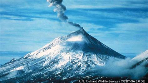 Alaskas Bogoslof Volcano In Aleutian Islands Erupts Again