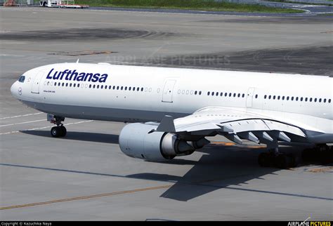 D Aihx Lufthansa Airbus A340 600 At Tokyo Haneda Intl Photo Id