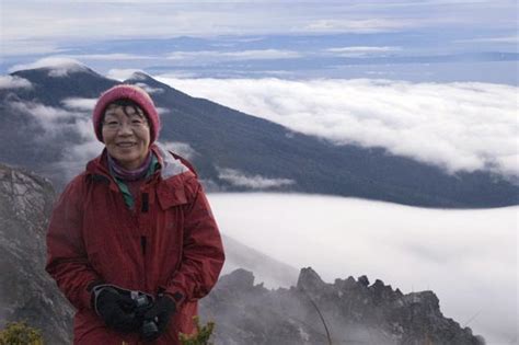 Junko Tabei The First Woman To Climb Mount Everest Passes Away The