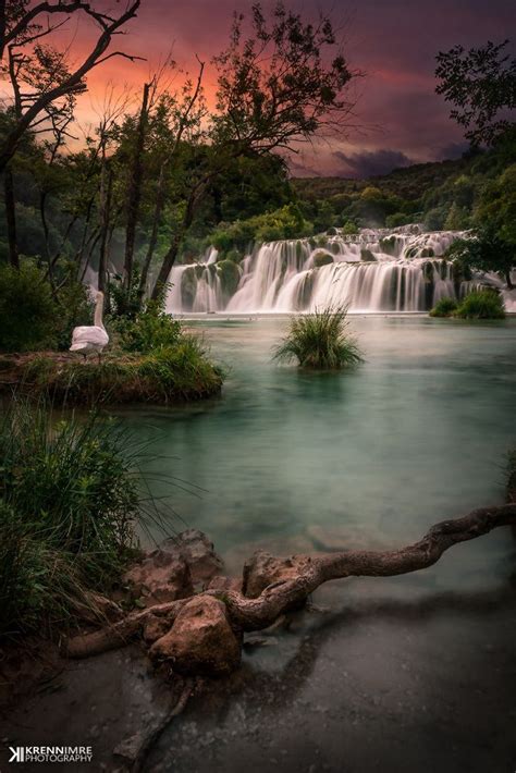 Pin By Victor M Hernandez On Naturaleza Beautiful Waterfalls