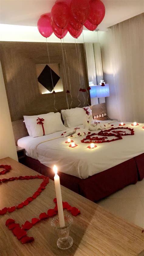 Romantic Bedroom Valentines Day Room Decoration Ideas