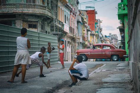 Life In Cuba Beauty Of Cuba Revealed In Photographs Pictures Cbs News