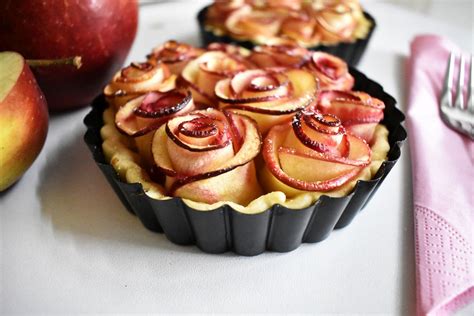 Rose Apple Pie Inji S Kitchen